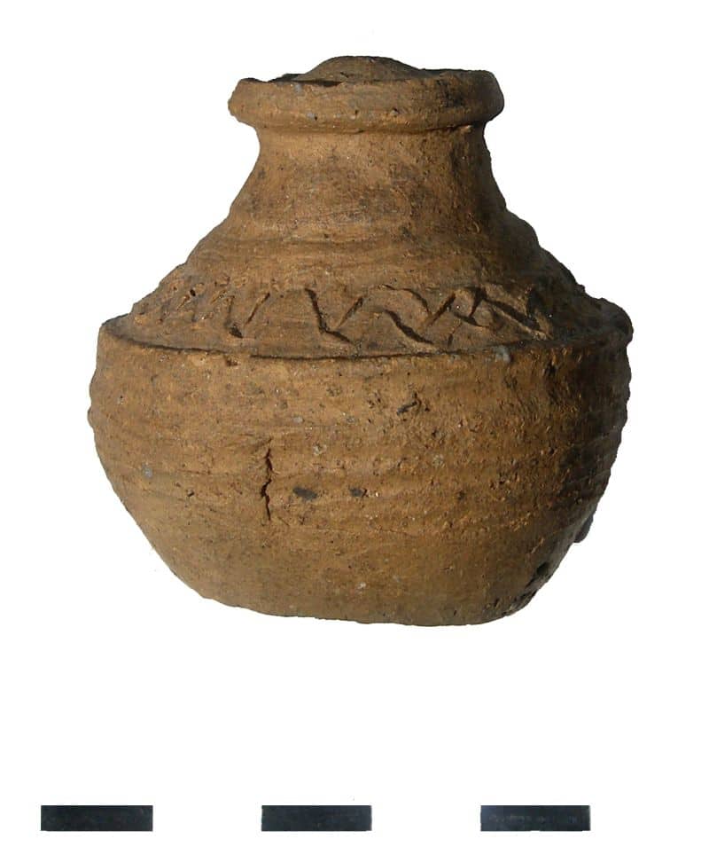 05 grzechotka gliniana XI wiek